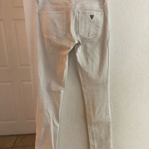 White Guess pants.